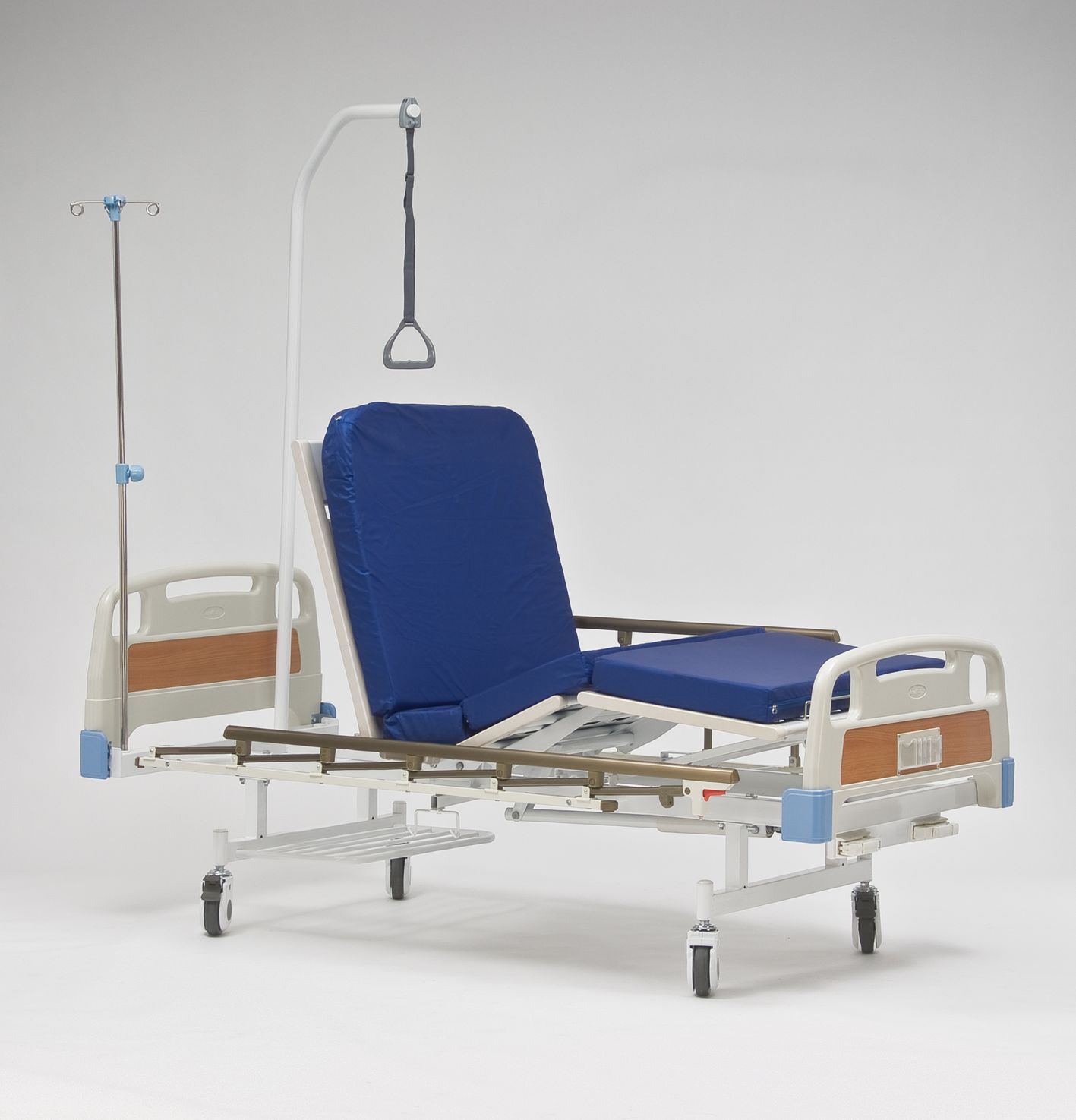 кровать для лежачих больных с пультом управления